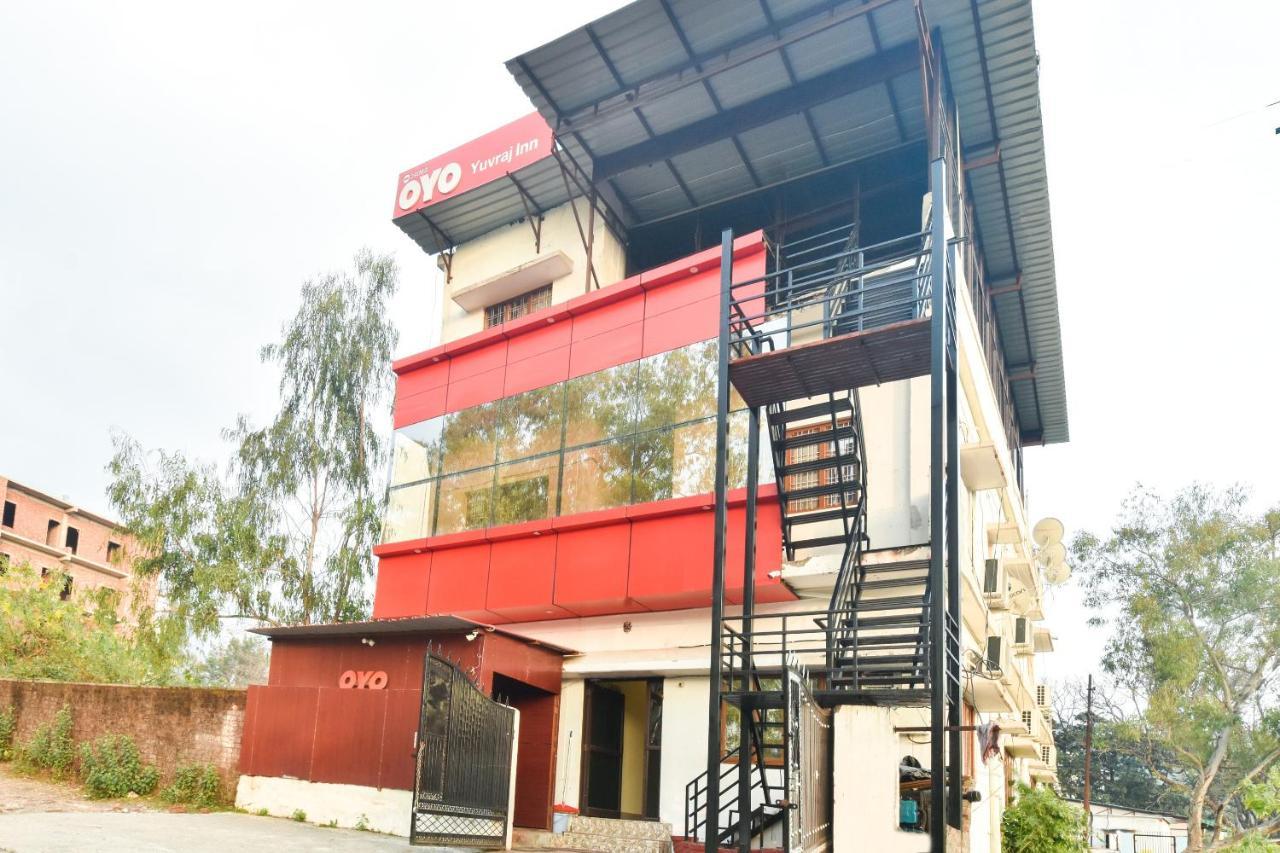 Oyo Flagship Yuvraj Inn Rājpur Eksteriør bilde